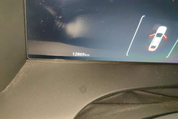Used Toyota Camry 2024 Dual-Motor 2.0HS Sport Edition Odometer Close Up