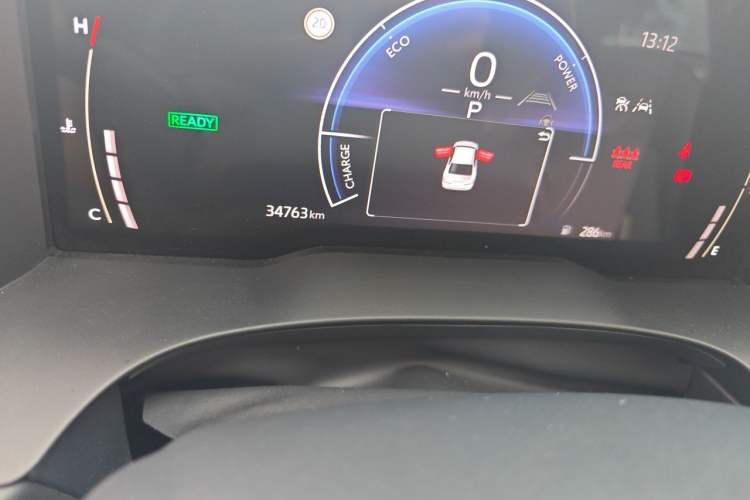 Used Toyota Camry 2024 Dual-Motor 2.0 HE Elite Edition Odometer Close Up