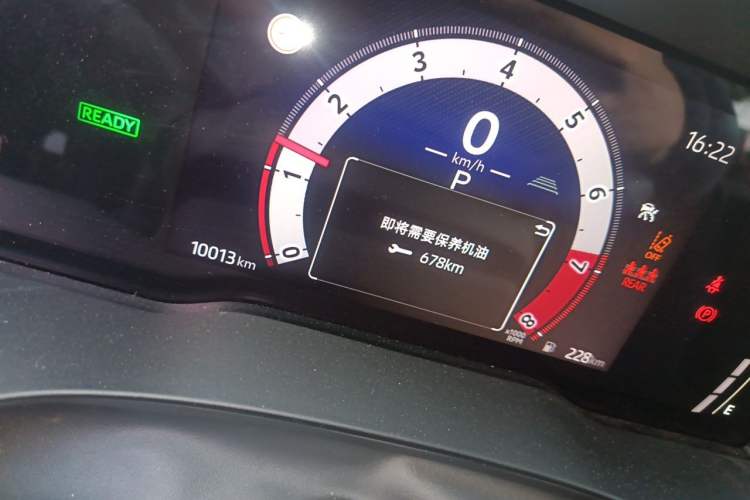 Used Toyota Camry 2024 Dual-Motor 2.0 HE Elite Edition Odometer Close Up