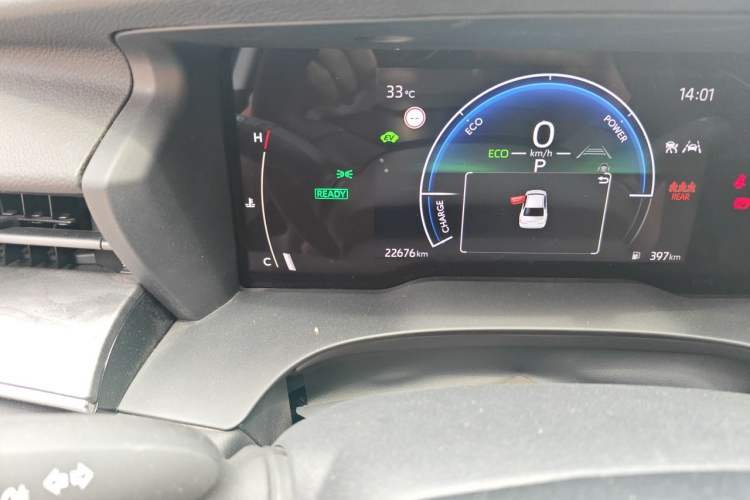 Used Toyota Camry 2024 Dual-Motor 2.0 HE Elite Edition Odometer Close Up
