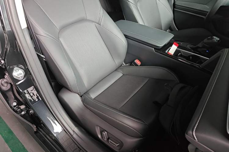 Used Toyota Camry 2024 Dual-Engine 2.5HG Prestige Edition Right Front Seat