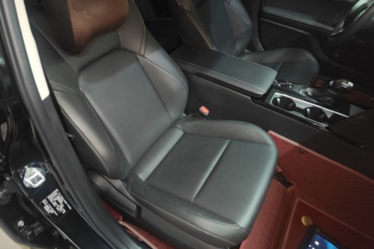 Used Toyota Camry 2024 Dual-Motor 2.0 HE Elite Edition Right Front Seat