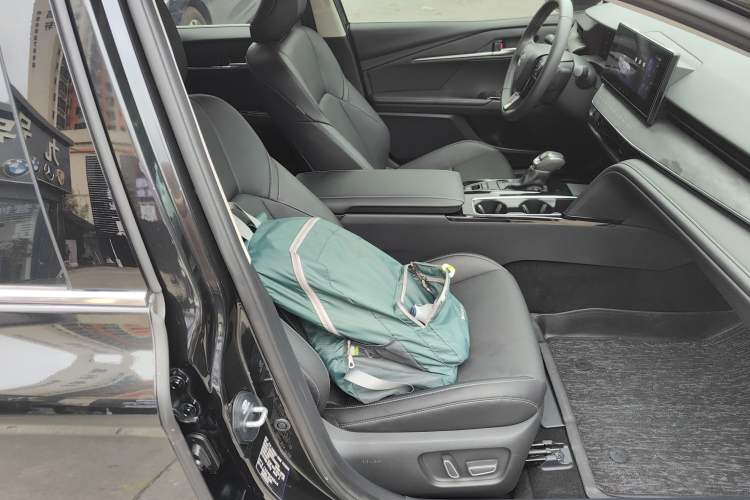 Used Toyota Camry 2024 2.0 GVP Luxury Edition Right Front Seat