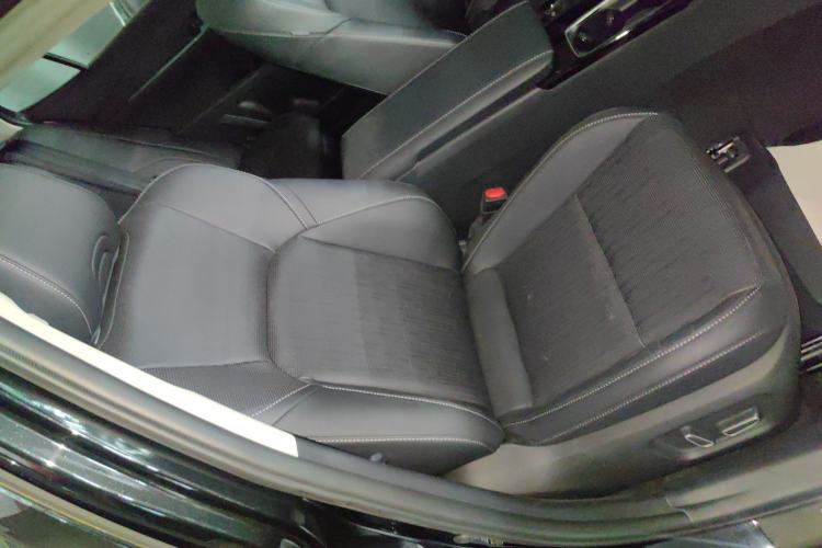 Used Toyota Camry 2024 Dual-Engine 2.5HG Prestige Edition Right Front Seat