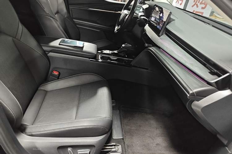 Used Toyota Camry 2024 Dual-Motor 2.0 HG Premium Edition Right Front Seat