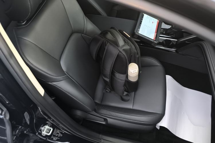 Used Toyota Camry 2024 Dual-Motor 2.0 HE Elite Edition Right Front Seat