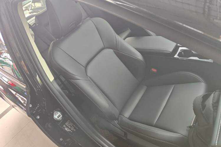 Used Toyota Camry 2024 2.0E Elite Edition Right Front Seat