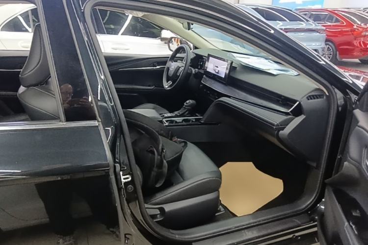 Used Toyota Camry 2024 Dual-Motor 2.0 HE Elite Edition Right Front Seat