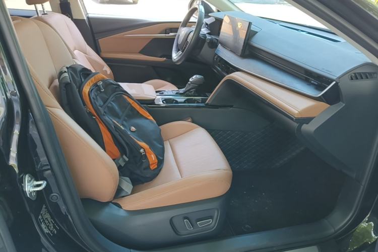 Used Toyota Camry 2024 Dual-Motor 2.0 HG Premium Edition Right Front Seat