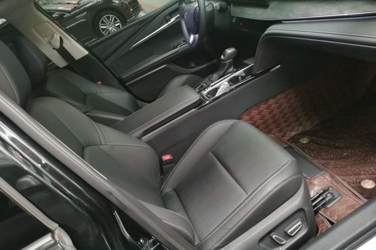 Used Toyota Camry 2024 Dual-Motor 2.0 HGVP Luxury Edition Right Front Seat