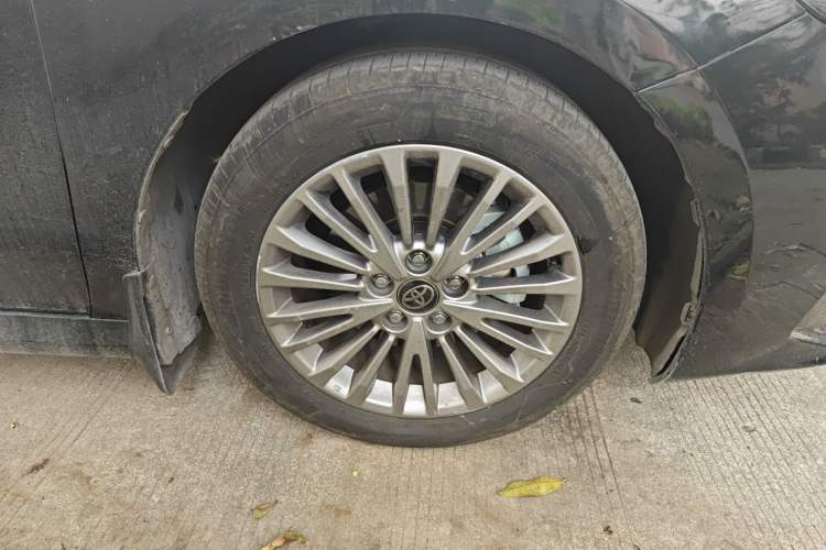 Used Toyota Camry 2024 2.0 GVP Luxury Edition Right Front Wheel Hub