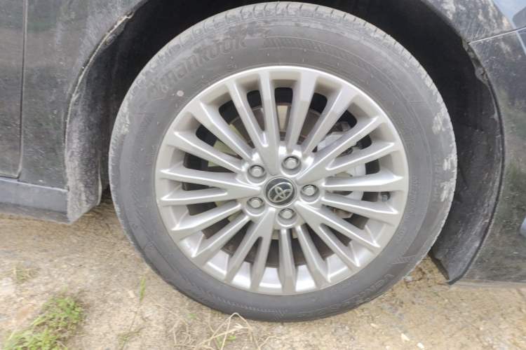 Used Toyota Camry 2024 Dual-Motor 2.0 HE Elite Edition Right Front Wheel Hub