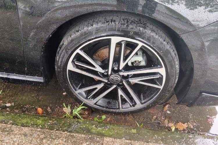 Used Toyota Camry 2024 Dual-Motor 2.0HS Sport Edition Right Front Wheel Hub
