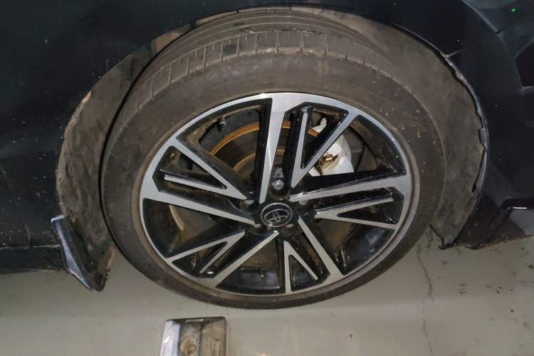 Used Toyota Camry 2024 Dual-Motor 2.0HS Sport Edition Right Front Wheel Hub