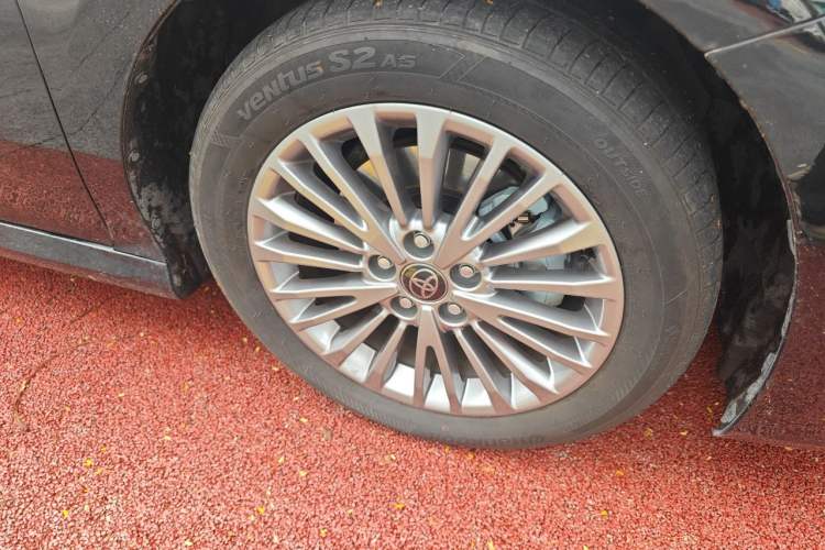 Used Toyota Camry 2024 Dual-Motor 2.0 HE Elite Edition Right Front Wheel Hub