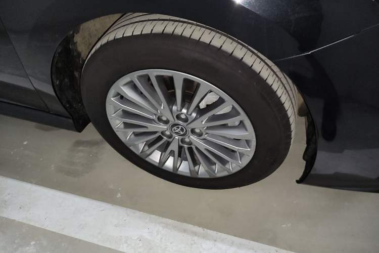 Used Toyota Camry 2024 2.0E Elite Edition Right Front Wheel Hub
