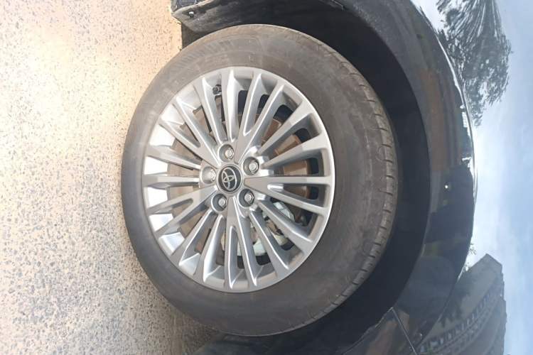 Used Toyota Camry 2024 Dual-Motor 2.0 HE Elite Edition Right Front Wheel Hub