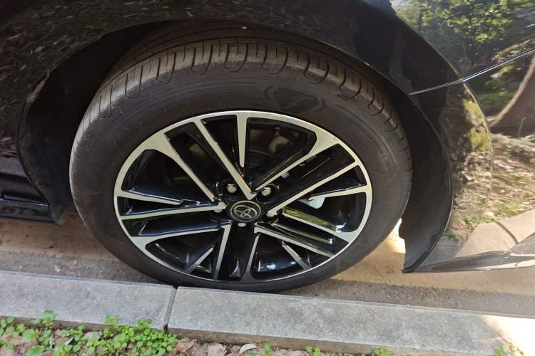 Used Toyota Camry 2024 Dual-Engine 2.5HG Prestige Edition Right Front Wheel Hub