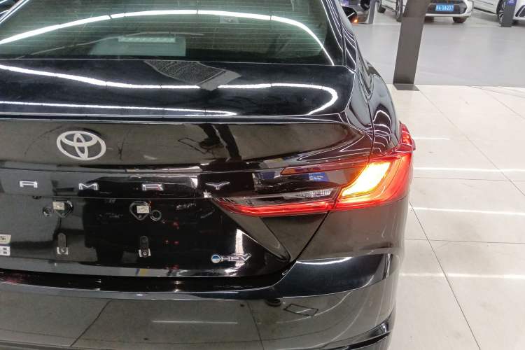 Used Toyota Camry 2024 Dual-Motor 2.0 HE Elite Edition Right Rear Taillight