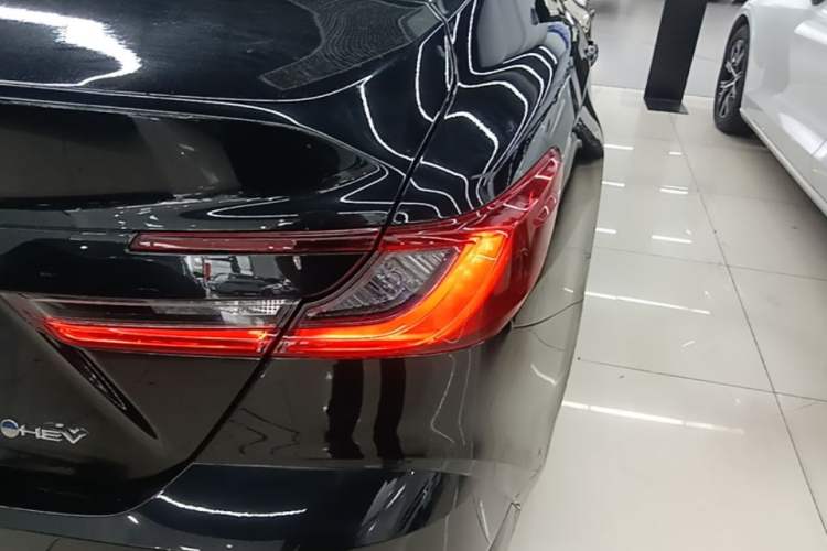 Used Toyota Camry 2024 Dual-Motor 2.0 HE Elite Edition Right Rear Taillight