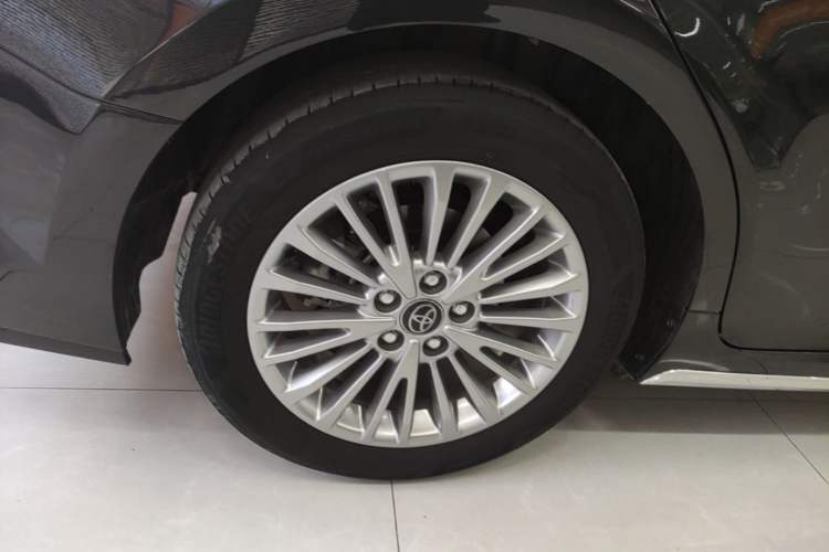 Used Toyota Camry 2024 2.0 GVP Luxury Edition Right Rear Wheel Hub