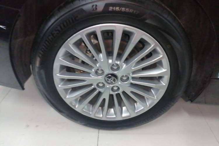 Used Toyota Camry 2024 Dual-Motor 2.0 HE Elite Edition Right Rear Wheel Hub