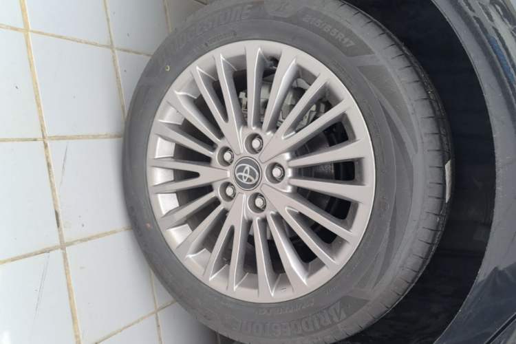Used Toyota Camry 2024 2.0 GVP Luxury Edition Right Rear Wheel Hub