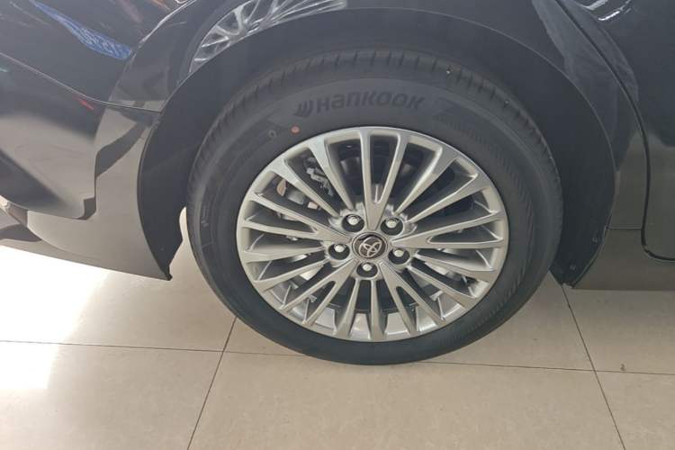 Used Toyota Camry 2024 2.0E Elite Edition Right Rear Wheel Hub