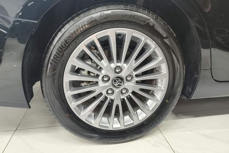 Used Toyota Camry 2024 2.0 GVP Luxury Edition Right Rear Wheel Hub