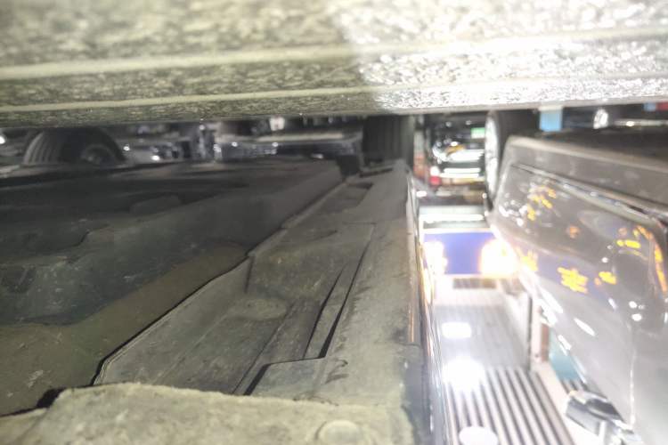 Used Toyota Camry 2024 Dual-Motor 2.0 HGVP Luxury Edition Right Side Sill