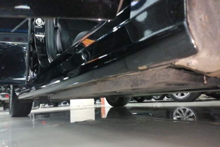 Used Toyota Camry 2024 Dual-Motor 2.0 HE Elite Edition Right Side Sill