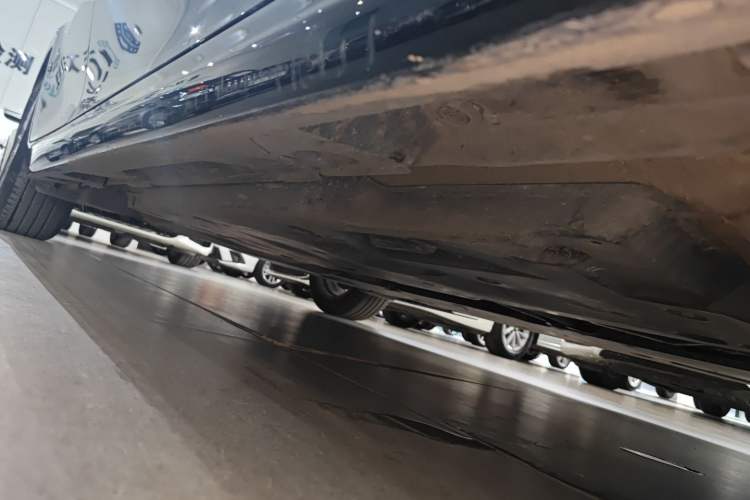 Used Toyota Camry 2024 Dual-Motor 2.0 HGVP Luxury Edition Right Side Sill