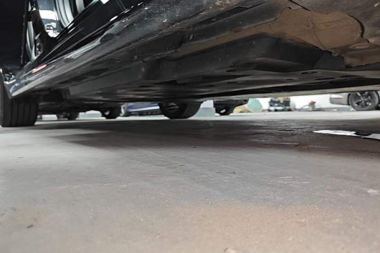 Used Toyota Camry 2024 Dual-Motor 2.0 HG Premium Edition Right Side Sill