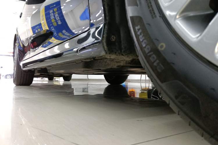 Used Toyota Camry 2024 Dual-Motor 2.0 HE Elite Edition Right Side Sill