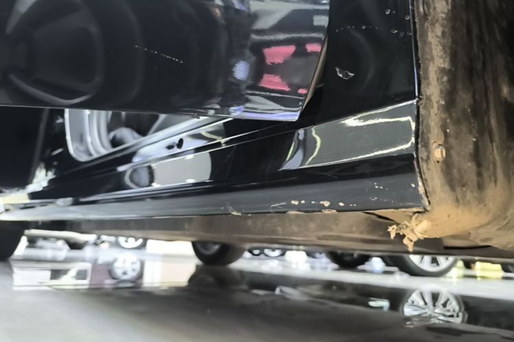 Used Toyota Camry 2024 Dual-Motor 2.0 HE Elite Edition Right Side Sill