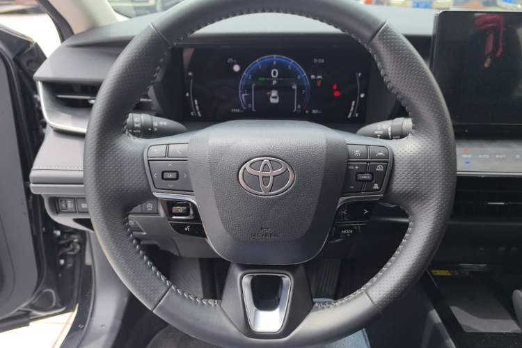 Used Toyota Camry 2024 2.0 GVP Luxury Edition Steering Wheel