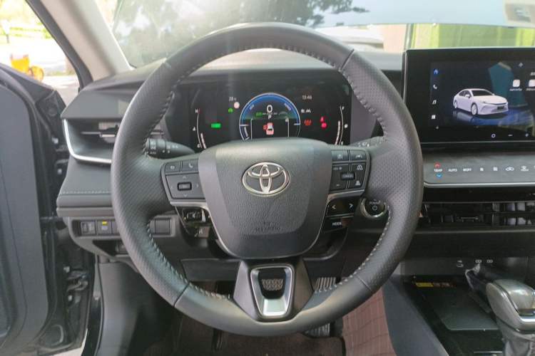 Used Toyota Camry 2024 Dual-Motor 2.0 HGVP Luxury Edition Steering Wheel