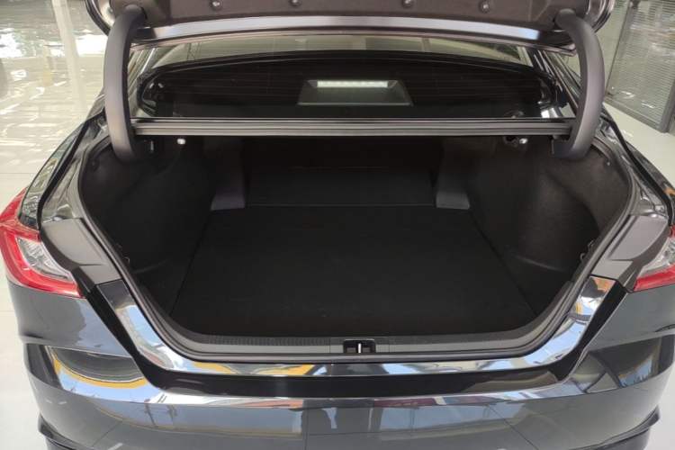 Used Toyota Camry 2024 2.0 GVP Luxury Edition Trunk