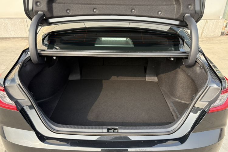 Used Toyota Camry 2024 Dual-Engine 2.5HG Prestige Edition Trunk