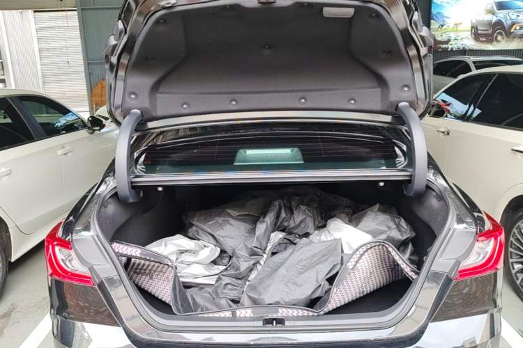 Used Toyota Camry 2024 Dual-Motor 2.0HS Sport Edition Trunk