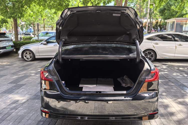 Used Toyota Camry 2024 Dual-Motor 2.0 HGVP Luxury Edition Trunk