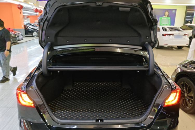 Used Toyota Camry 2024 Dual-Motor 2.0 HG Premium Edition Trunk
