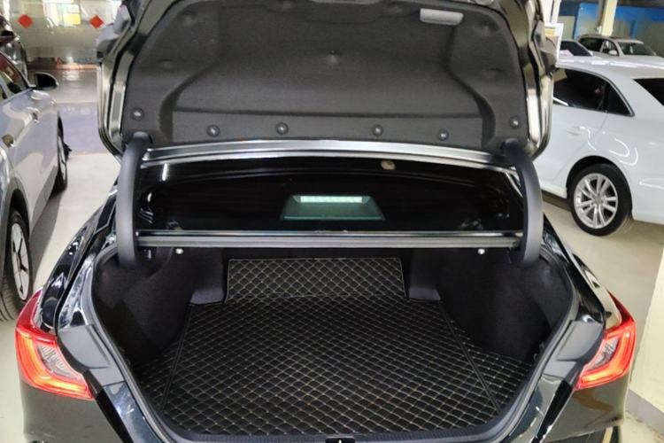 Used Toyota Camry 2024 Dual-Motor 2.0 HGVP Luxury Edition Trunk