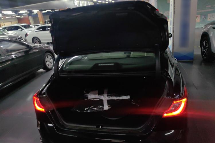 Used Toyota Camry 2024 Dual-Engine 2.5HG Prestige Edition Trunk