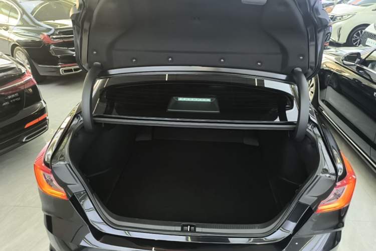 Used Toyota Camry 2024 Dual-Motor 2.0 HE Elite Edition Trunk
