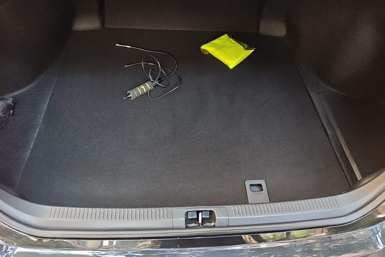Used Toyota Camry 2024 Dual-Engine 2.5HG Prestige Edition Trunk