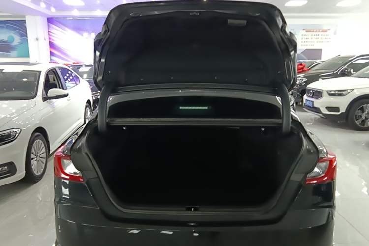 Used Toyota Camry 2024 2.0 GVP Luxury Edition Trunk