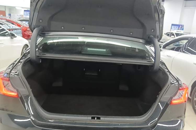 Used Toyota Camry 2024 Dual-Motor 2.0 HE Elite Edition Trunk