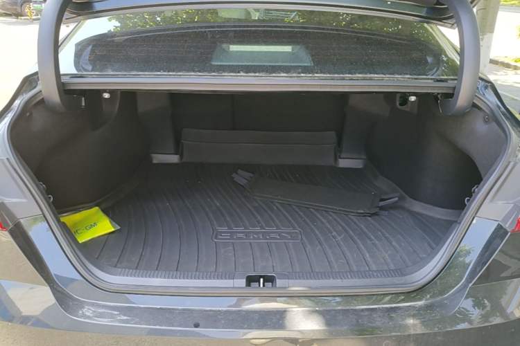 Used Toyota Camry 2024 Dual-Motor 2.0 HG Premium Edition Trunk