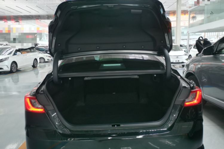 Used Toyota Camry 2024 Dual-Motor 2.0 HGVP Luxury Edition Trunk